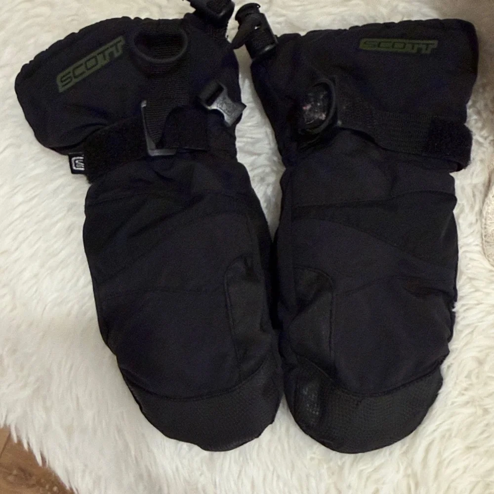 Scott Kids Black Insulated Ski Snow Mittens M/5.5 Adjustable Wrist Straps